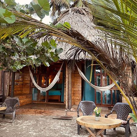 Chill And Surf Mendihuaca Hotel Guachaca Buitenkant foto