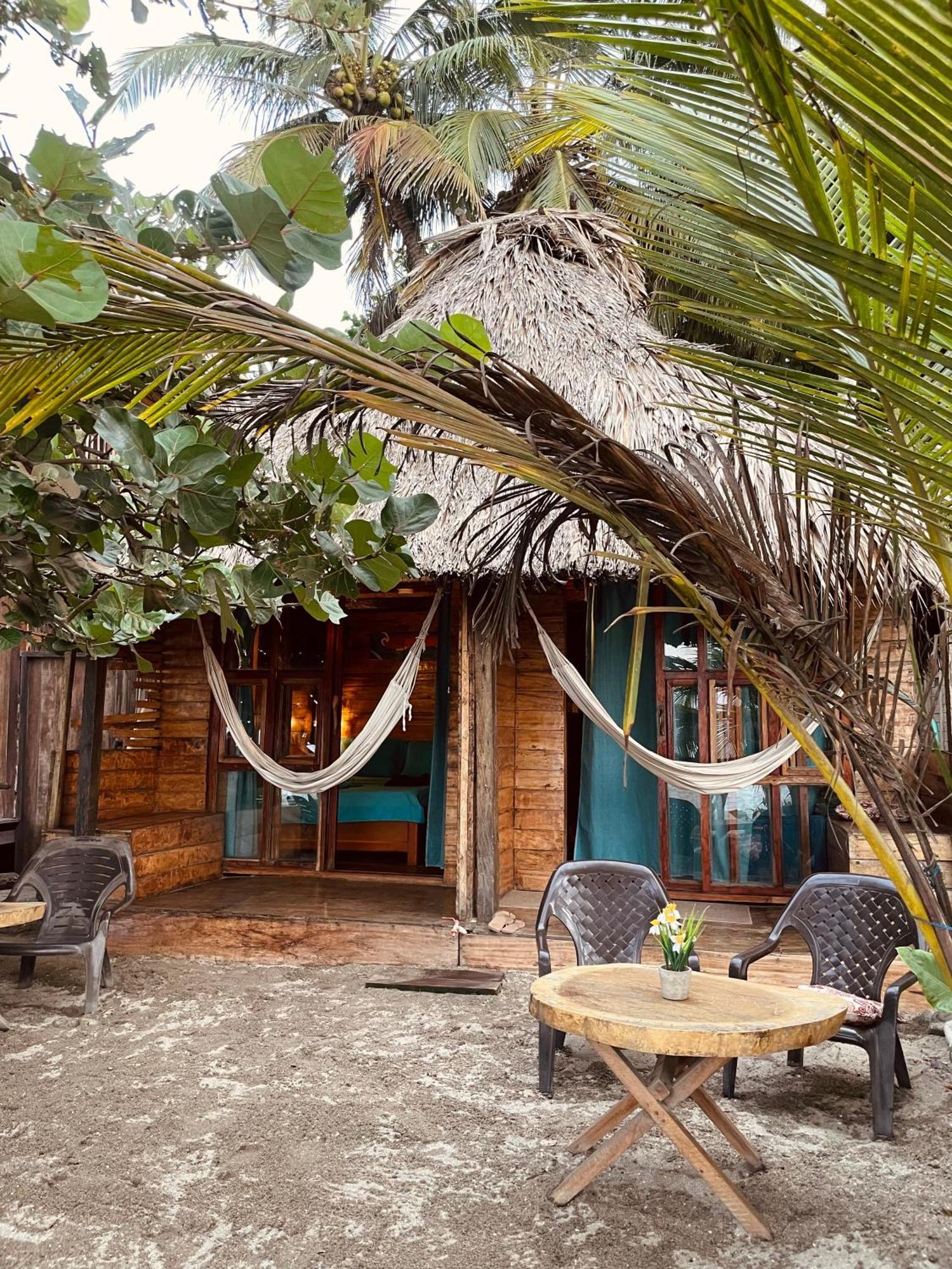Chill And Surf Mendihuaca Hotel Guachaca Buitenkant foto